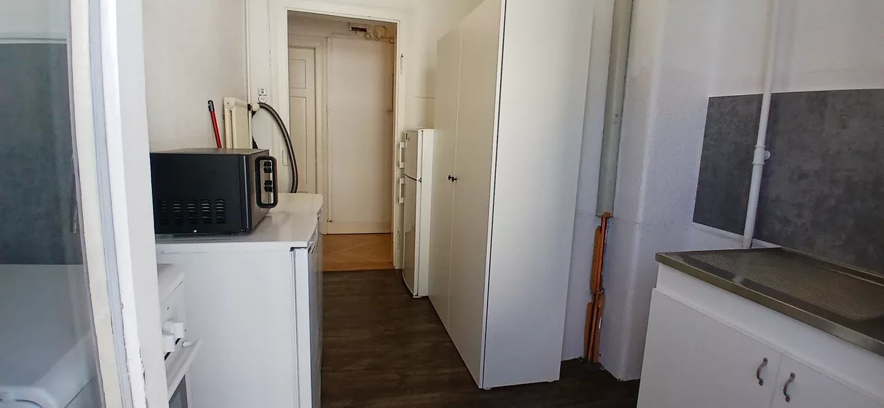 Möbliertes WG-Zimmer an der Albisstrasse in Wollishofen zur Miete – Küche