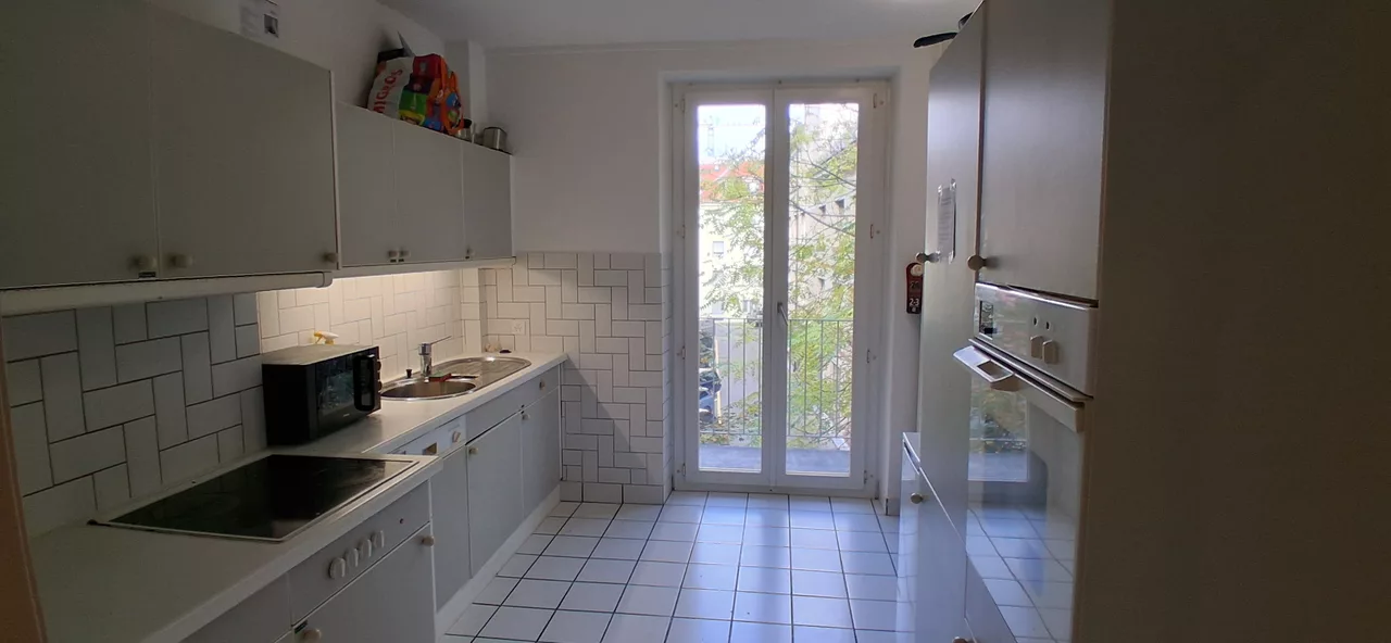 Möbliertes WG-Zimmer an der Rotwandstrasse in Zürich zur Miete – Küche