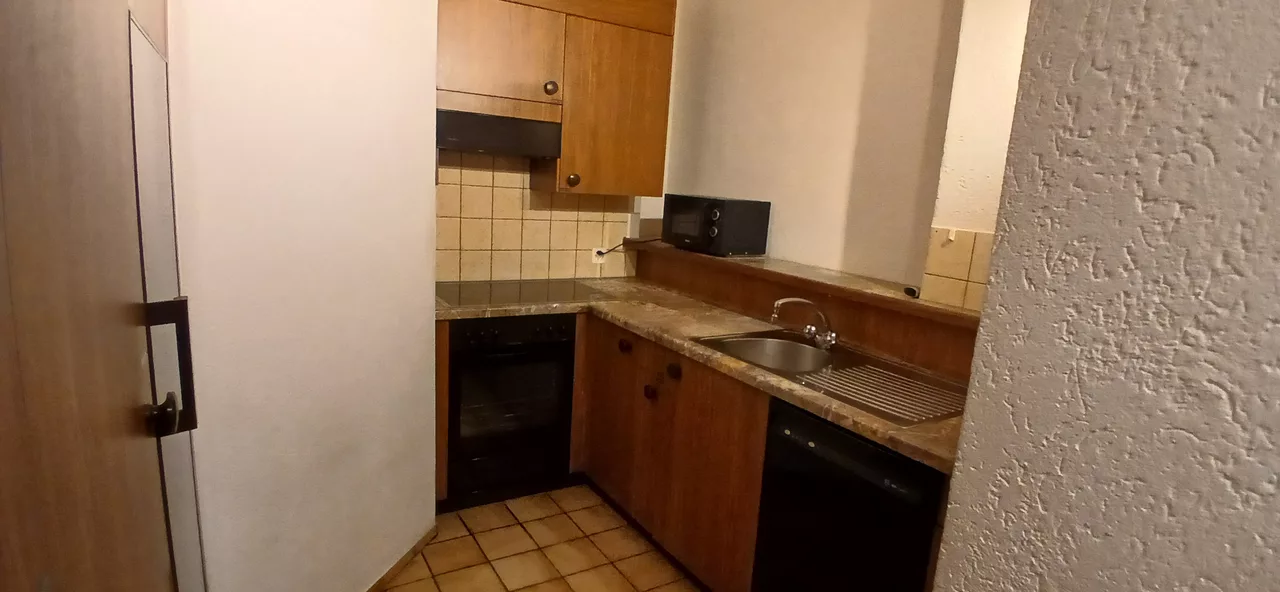 Möbliertes WG-Zimmer an der Felsenstrasse in Zürich 9 m² zur Miete – Küche
