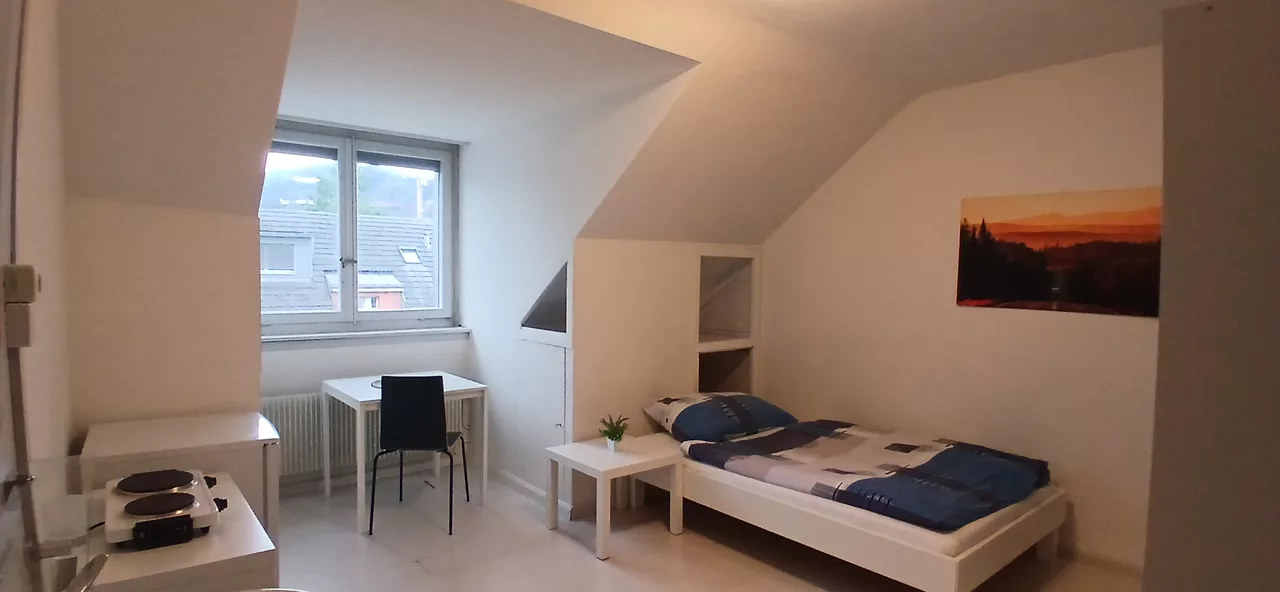 Möbliertes WG-Zimmer an der Albisriederstrasse in Zürich zur Miete
