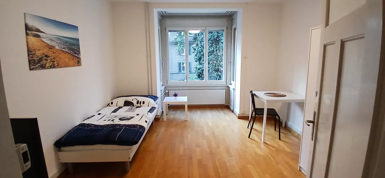 Möbliertes WG-Zimmer an der Schulhausstrasse in Zürich zur Miete