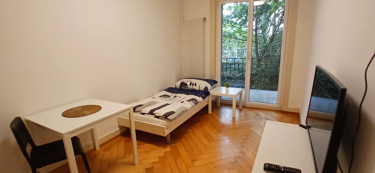 Möbliertes WG-Zimmer an der Schulhausstrasse in Zürich zur Miete