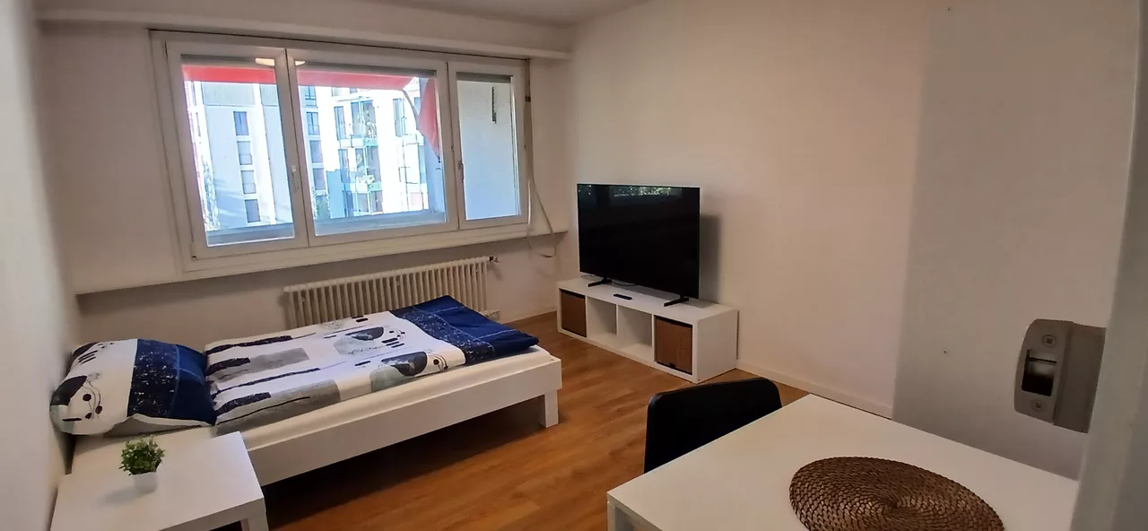 Möbliertes WG-Zimmer an der Langgrütstrasse in Zürich zur Miete