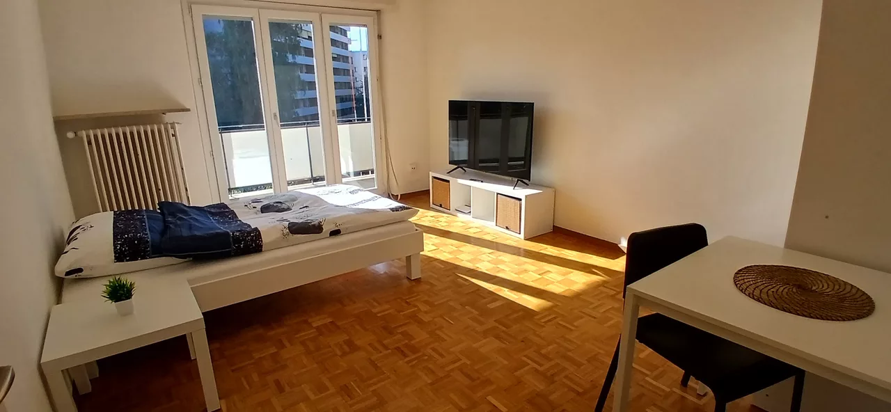 Möbliertes WG-Zimmer an der Langgrütstrasse in Zürich zur Miete