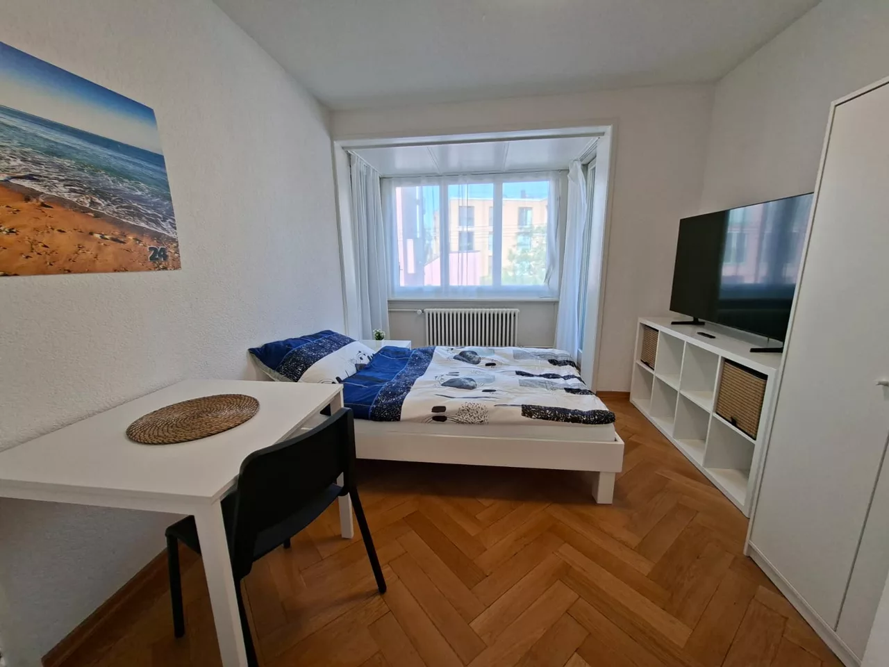 Möbliertes WG-Zimmer an der Universitätstrasse in Zürich zur Miete – Zimmer