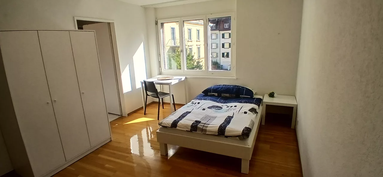 Möbliertes WG-Zimmer an der Rieterstrasse in Zürich zur Miete – Zimmer