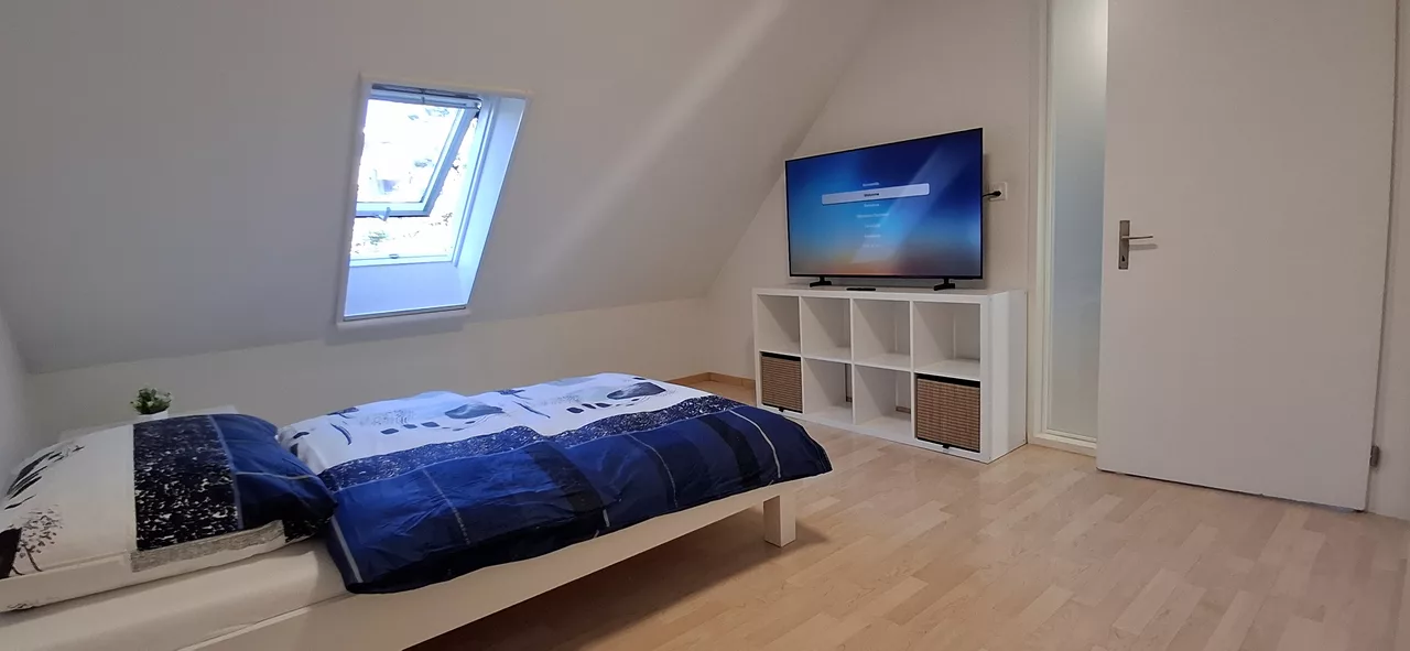 Möbliertes WG-Zimmer an der Giblenstrasse in Zürich 15 m² zur Miete – Zimmer