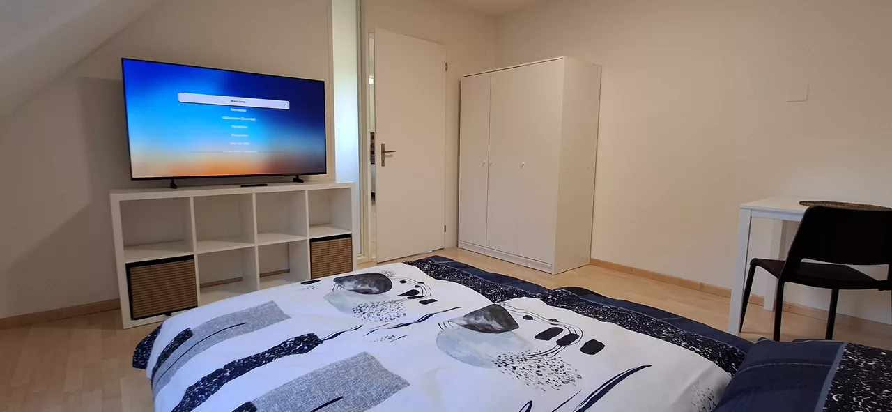 Möbliertes WG-Zimmer an der Giblenstrasse in Zürich 15 m² zur Miete – Zimmer