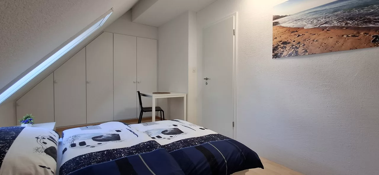 Möbliertes WG-Zimmer an der Giblenstrasse in Zürich 13 m² zur Miete – Zimmer