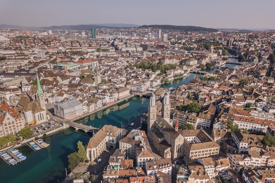 Gemütlicher Gemeinschaftsbereich eines WG-Zimmers im Kanton Zürich